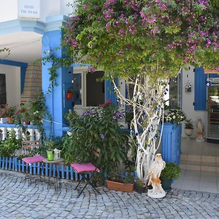 Beyaz Ev Hotel Alacatı Bagian luar foto