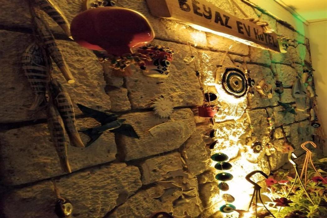 Beyaz Ev Hotel Alacatı Bagian luar foto